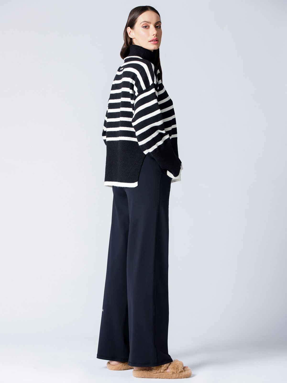 RELAXED STRIPED TURTLENECK SWEATER, BLACK/WHITE