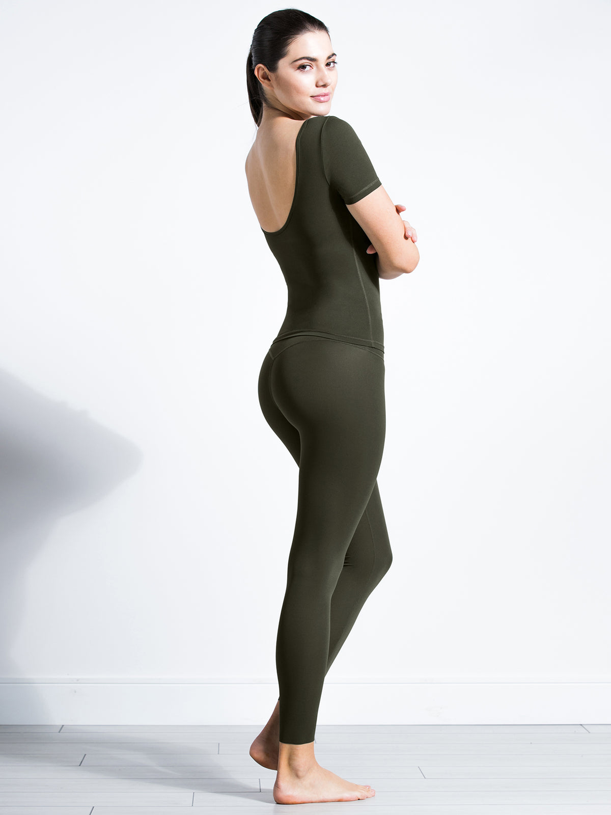 NUDE SHAPE TEE, DARK GREEN