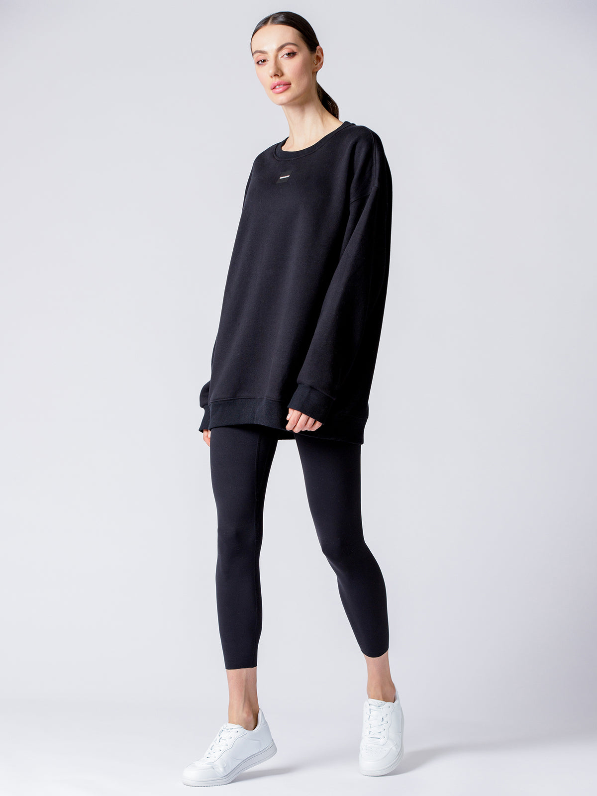 WINTER FLEECE PATCH LOGO SWEATSHIRT