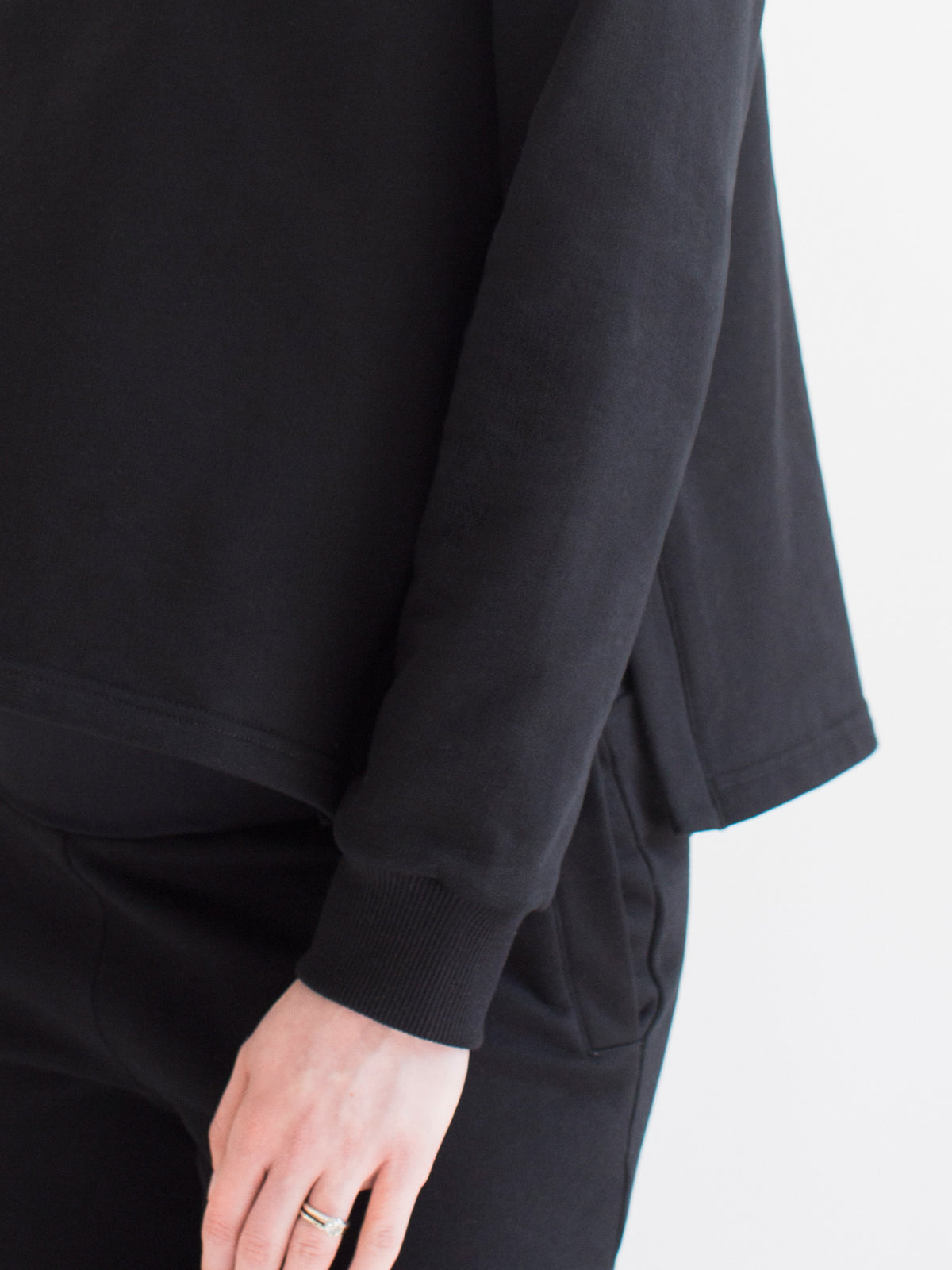 MATERNITY SIDESPLIT SWEATSHIRT, BLACK