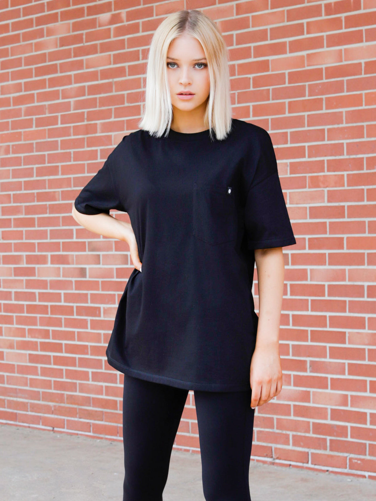 OVERSIZED POCKET TEE, BLACK