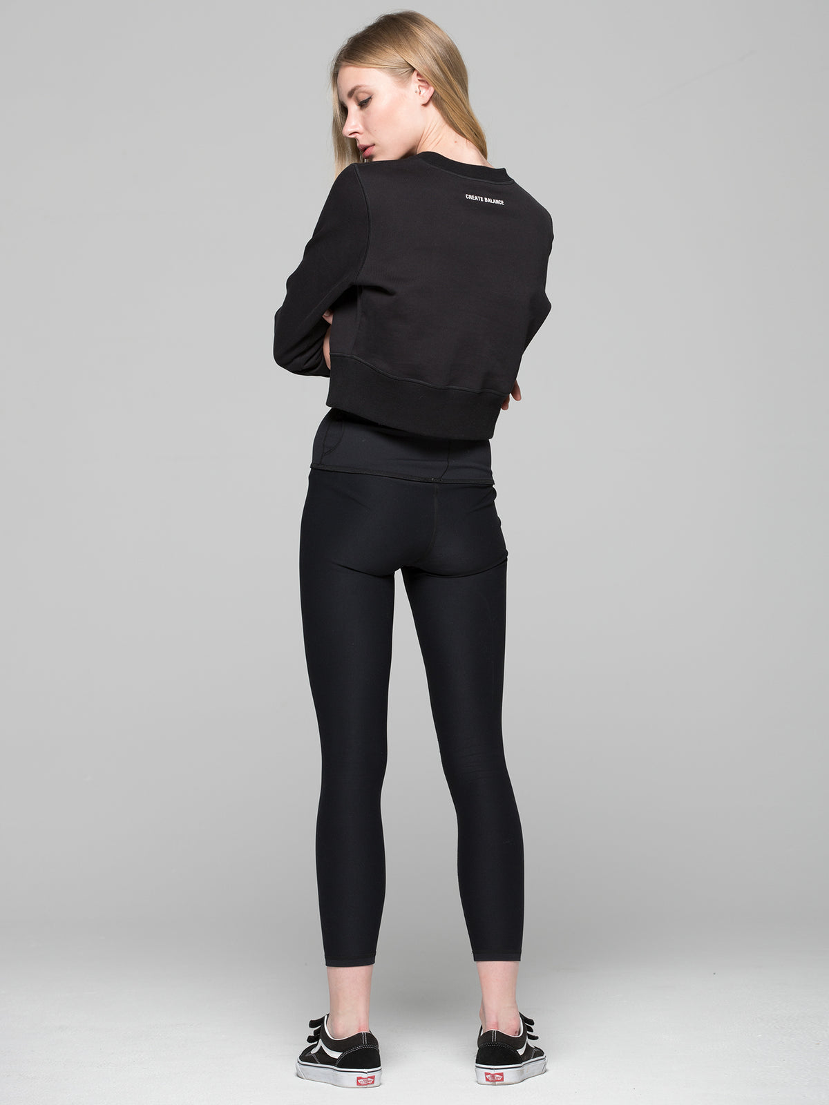 CROPPED SWEATSHIRT