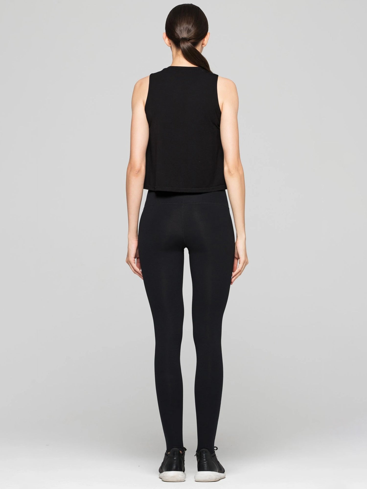 LOOSE CROPPED MUSCLE TANK, BLACK