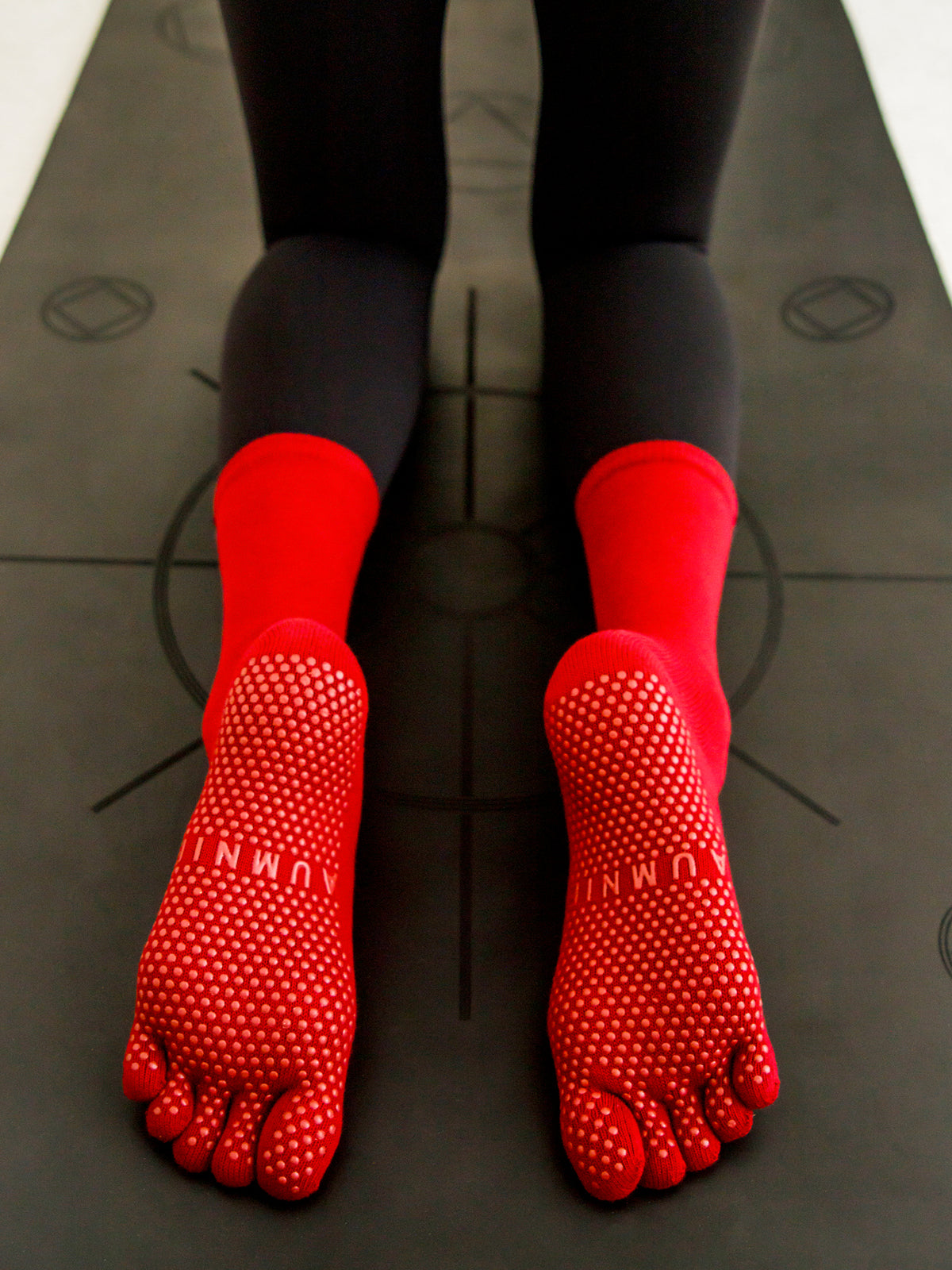 KNEE HIGH FULL TOE YOGA GRIP SOCKS