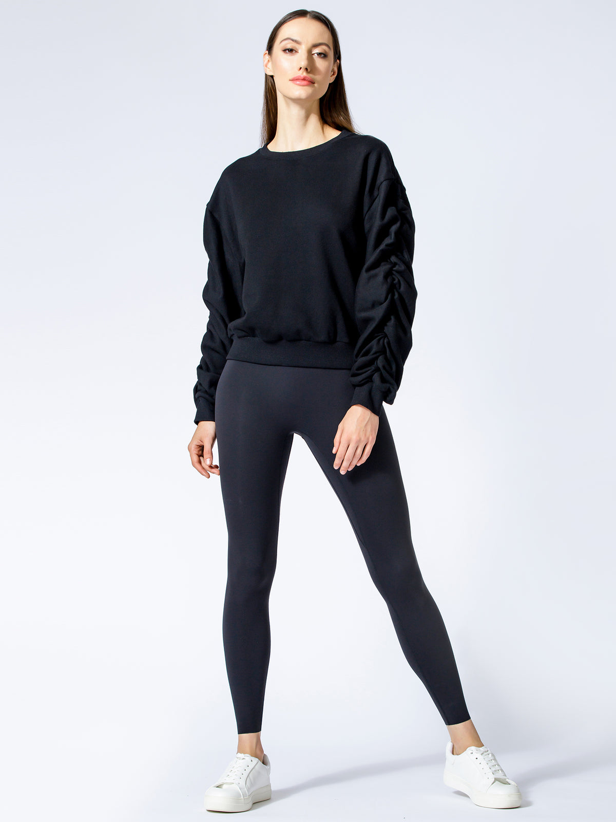 RUCHED RUNWAY SWEATSHIRT, BLACK